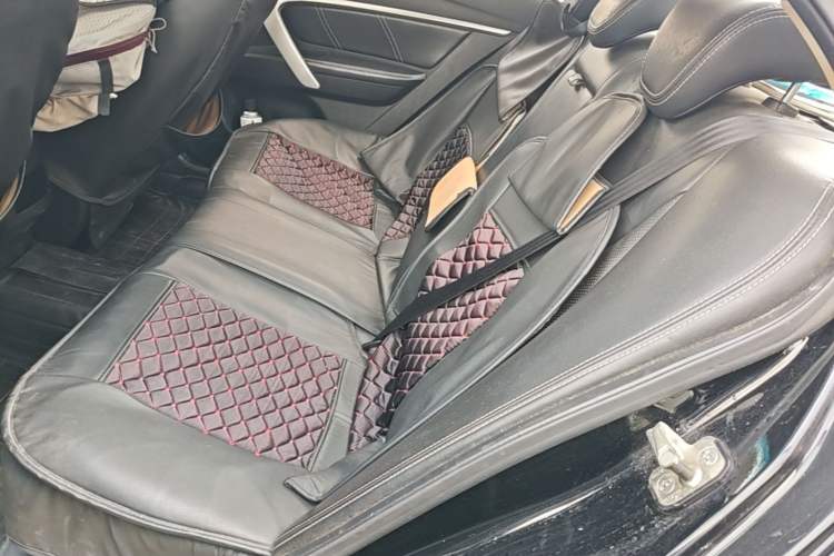Used Geely Auto Emgrand 2017 Sedan Million Edition 1.5L Manual - Upward Version Left Rear Seat