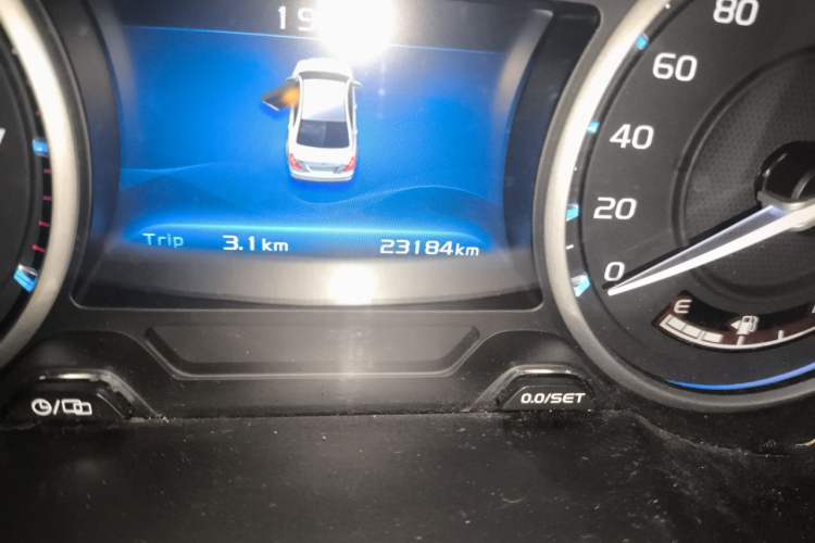 Used Geely Auto Emgrand 2017 Sedan Million Edition 1.5L Manual - Upward Version Odometer Close Up