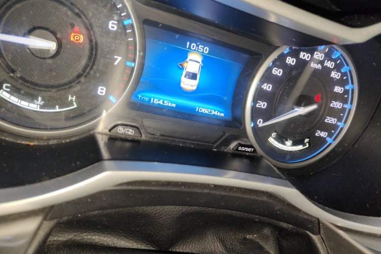 Used Geely Auto Emgrand 2017 Sedan Million Edition 1.5L Manual Luxury Model Odometer Close Up