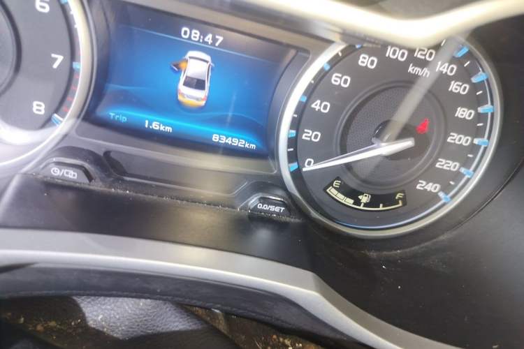 Used Geely Auto Emgrand 2017 Sedan Million Edition 1.5L Manual - Upward Version Odometer Close Up