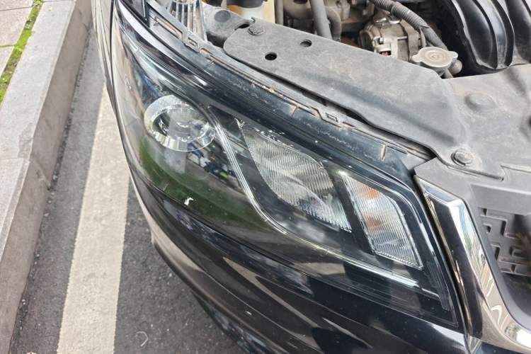 Used Geely Auto Emgrand 2017 Sedan Million Edition 1.5L Manual Upward Connect Version Right Front Headlight