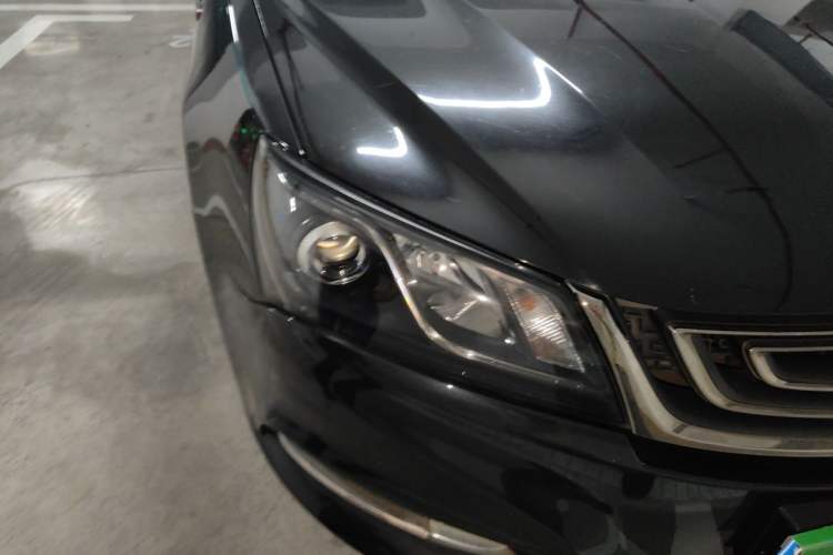 Used Geely Auto Emgrand 2017 Sedan Million Edition 1.5L Manual Luxury Model Right Front Headlight