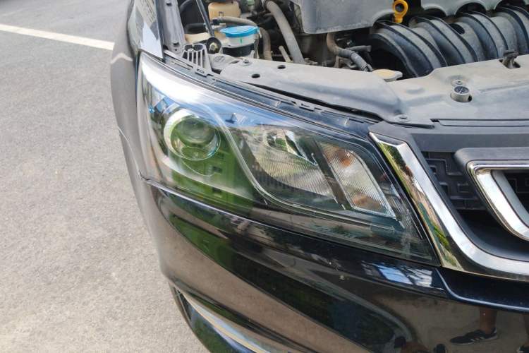 Used Geely Auto Emgrand 2017 Sedan Million Edition 1.5L CVT Luxury Model Right Front Headlight