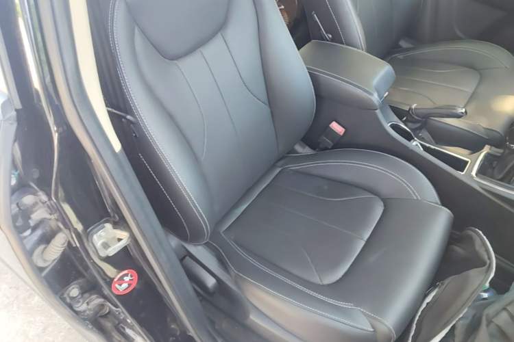 Used Geely Auto Emgrand 2017 Sedan Million Edition 1.5L Manual Upward Connect Version Right Front Seat