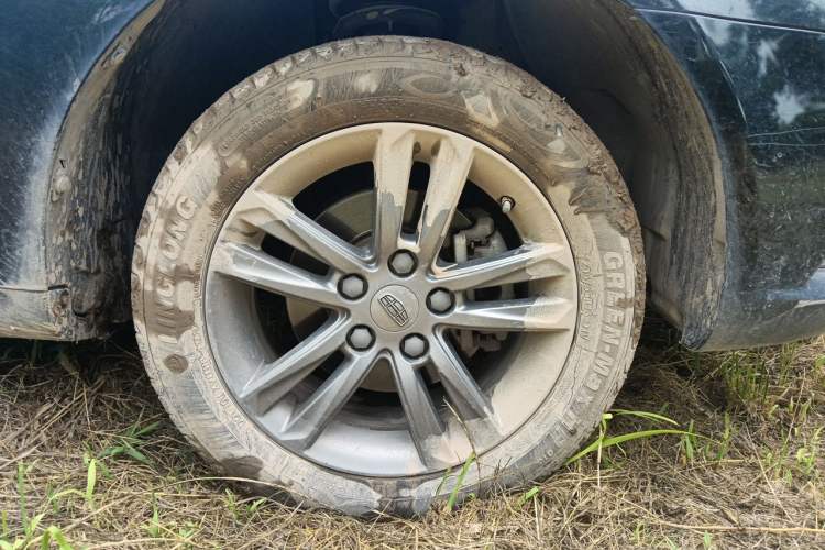 Used Geely Auto Emgrand 2017 Sedan Million Edition 1.5L CVT Upward Version Right Front Wheel Hub