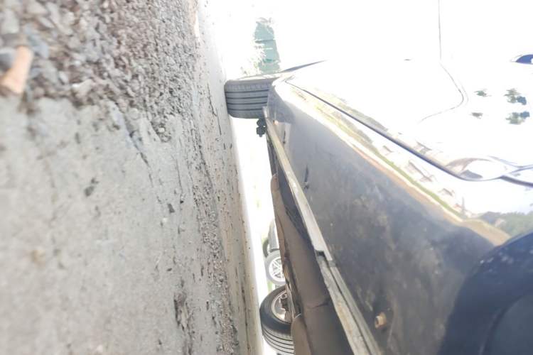 Used Geely Auto Emgrand 2017 Sedan Million Edition 1.5L Manual Upward Connect Version Right Side Sill