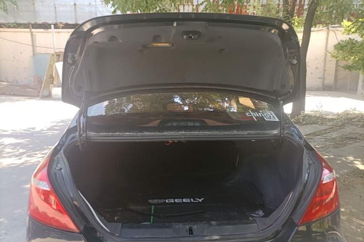 Used Geely Auto Emgrand 2017 Sedan Million Edition 1.5L Manual Luxury Model Trunk