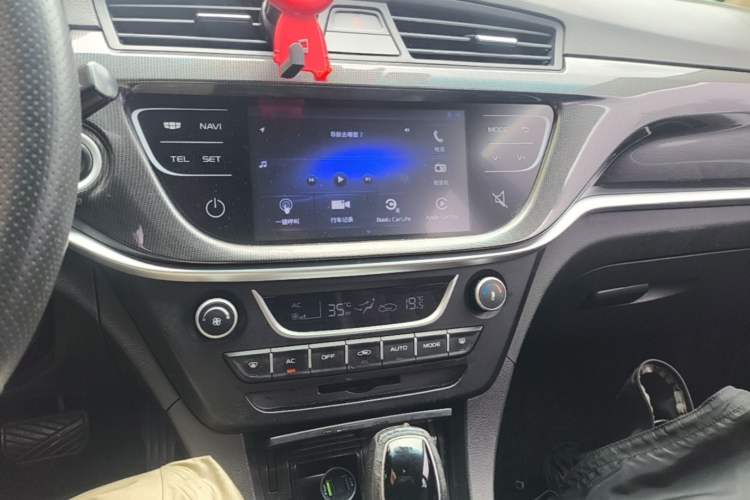 Used Geely Auto Emgrand 2017 Hatchback RS Million Edition 1.5L CVT Upward Version Audio And AC Panel