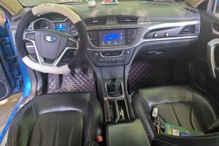 Used Geely Auto Emgrand 2017 Sedan Million Edition 1.5L Manual - Upward Version Center Console