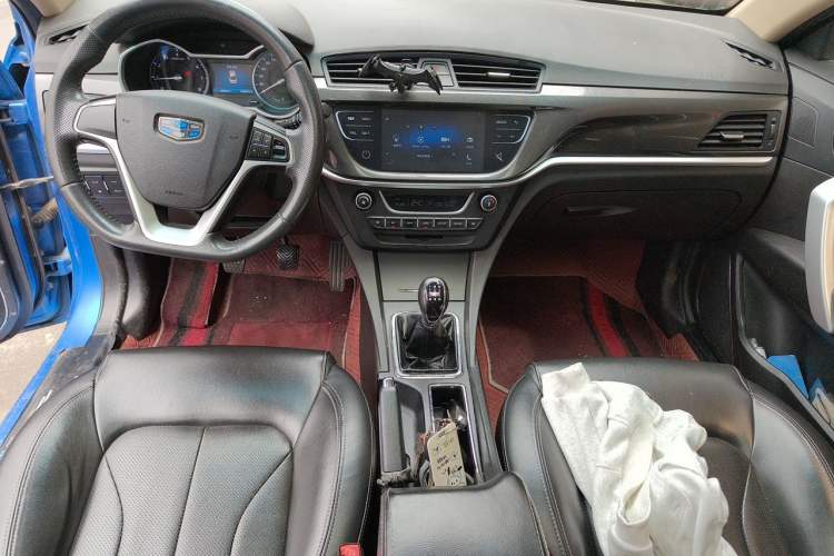Used Geely Auto Emgrand 2017 Sedan Million Edition 1.5L Manual - Upward Version Center Console
