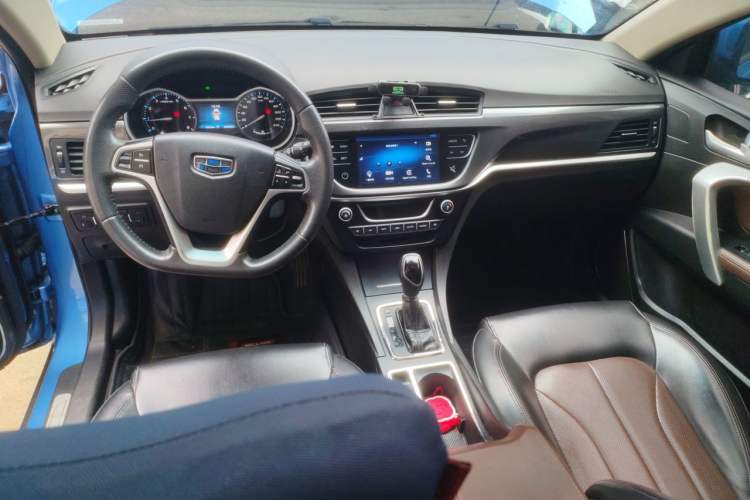 Used Geely Auto Emgrand 2017 Hatchback RS Million Edition 1.5L CVT Upward Version Center Console