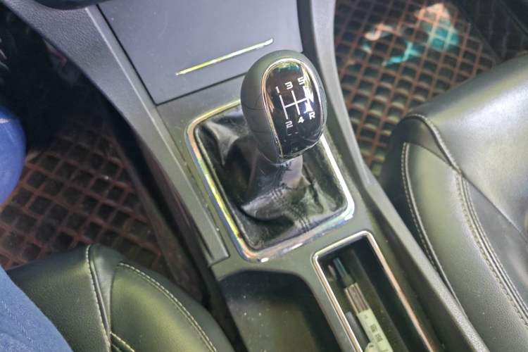 Used Geely Auto Emgrand 2017 Sedan Million Edition 1.5L Manual - Upward Version Gear Lever