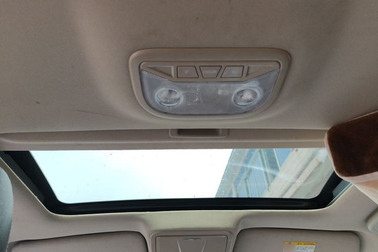 Used Geely Auto Emgrand 2017 Sedan Million Edition 1.5L Manual - Upward Version Headliner
