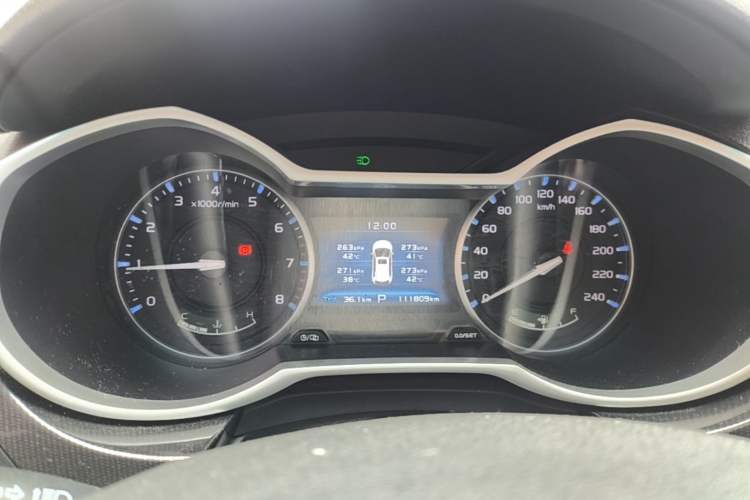 Used Geely Auto Emgrand 2017 Hatchback RS Million Edition 1.5L CVT Upward Version Instrument Cluster