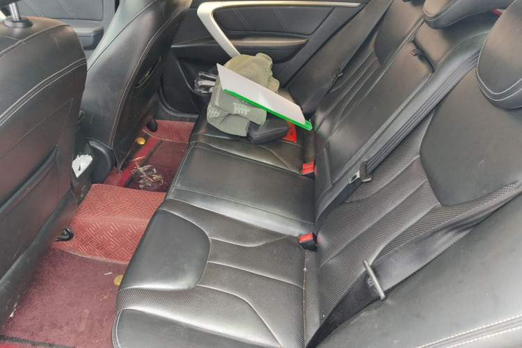 Used Geely Auto Emgrand 2017 Sedan Million Edition 1.5L Manual - Upward Version Left Rear Seat