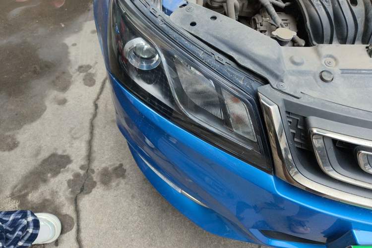 Used Geely Auto Emgrand 2017 Sedan Million Edition 1.5L Manual - Upward Version Right Front Headlight