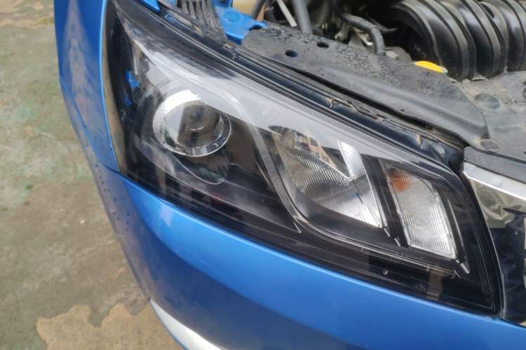 Used Geely Auto Emgrand 2017 Hatchback RS Million Edition 1.5L CVT Upward Version Right Front Headlight