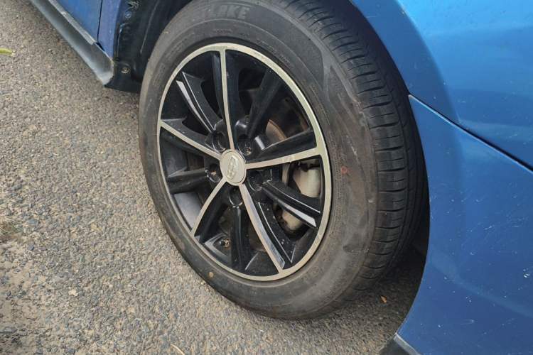 Used Geely Auto Emgrand 2017 Hatchback RS Million Edition 1.5L CVT Upward Version Right Front Wheel Hub