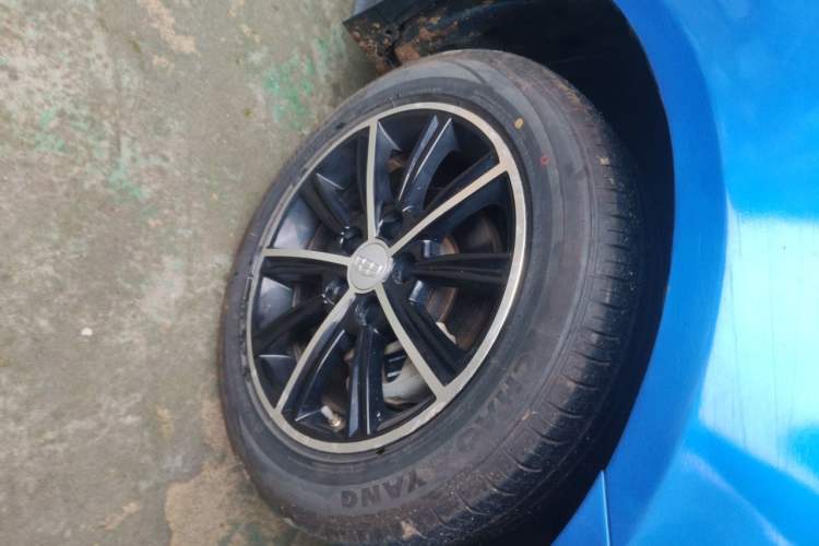 Used Geely Auto Emgrand 2017 Hatchback RS Million Edition 1.5L CVT Upward Version Right Front Wheel Hub