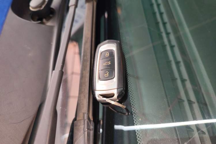 Used Geely Auto Emgrand 2017 Sedan Million Edition 1.5L CVT Luxury Model Vehicle Key