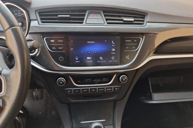 Used Geely Auto Emgrand 2017 Sedan Million Edition 1.5L Manual - Upward Version Audio And AC Panel