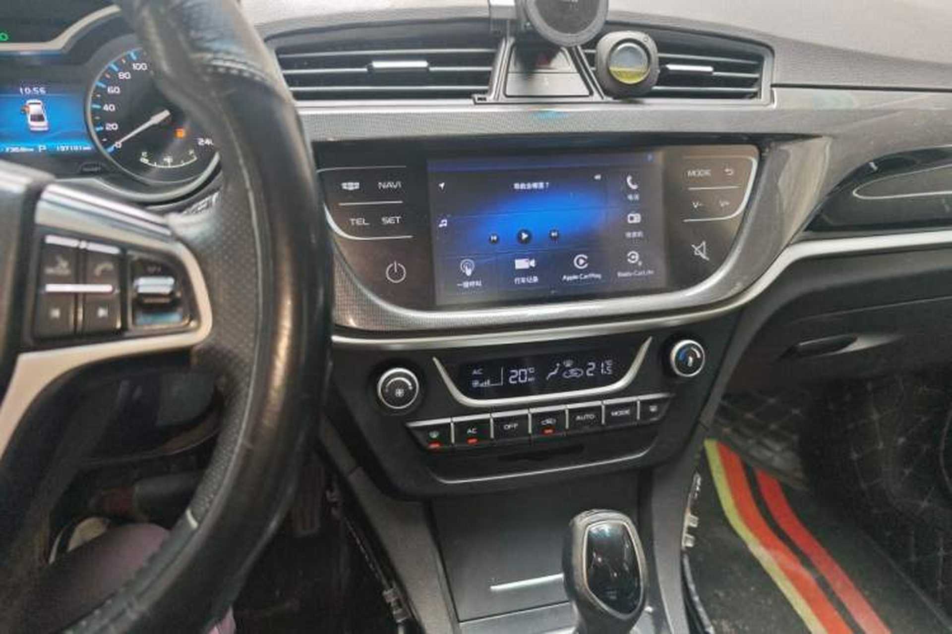 Used Geely Auto Emgrand 2017 Sedan Million Edition 1.5L CVT Upward Version Audio And AC Panel