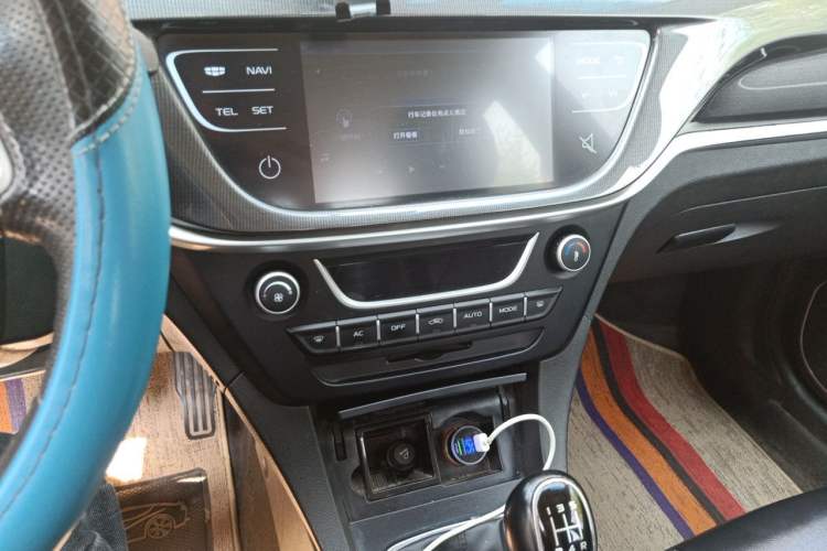 Used Geely Auto Emgrand 2017 Sedan Million Edition 1.5L Manual - Upward Version Audio And AC Panel