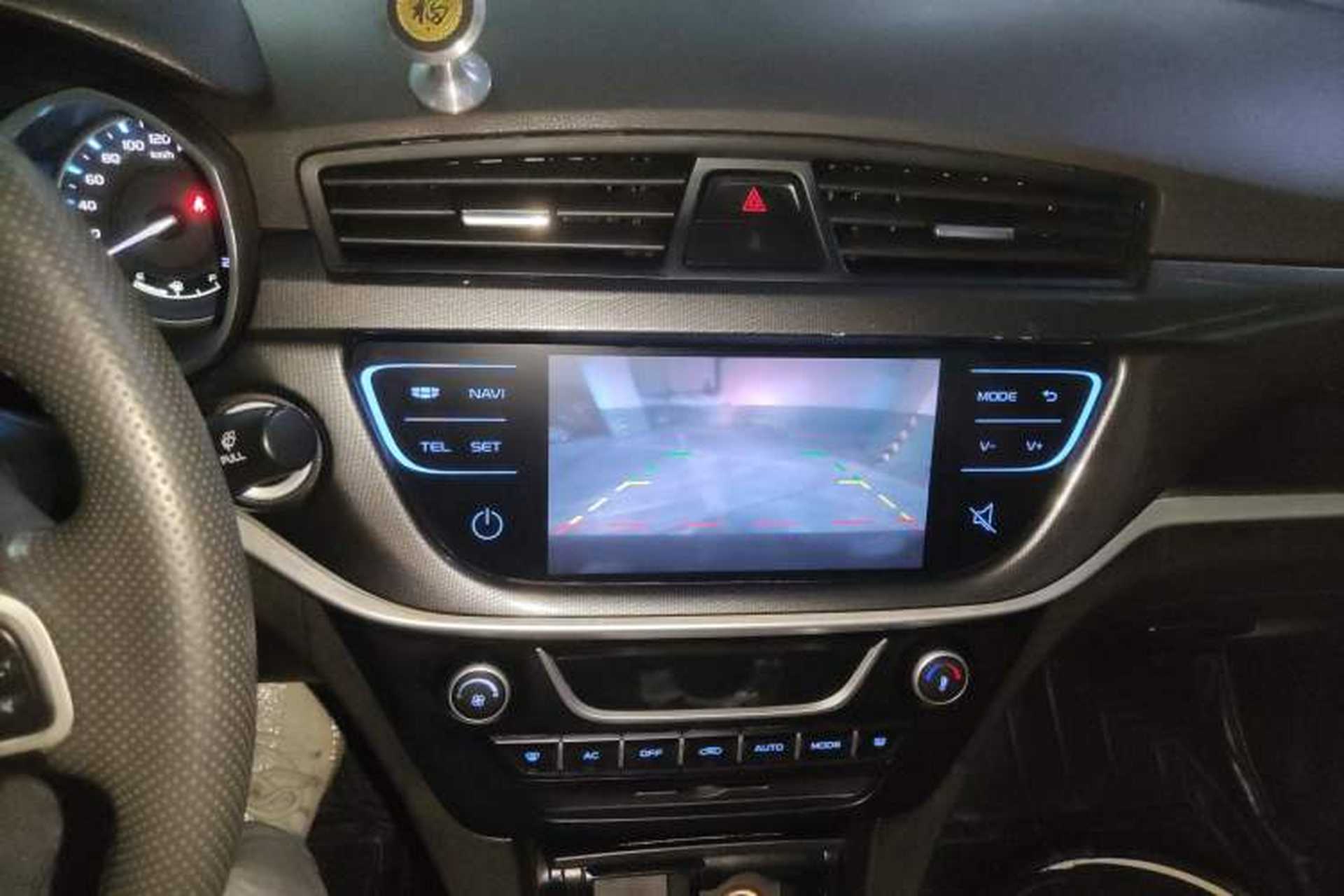 Used Geely Auto Emgrand 2017 Sedan Million Edition 1.5L Manual - Upward Version Audio And AC Panel