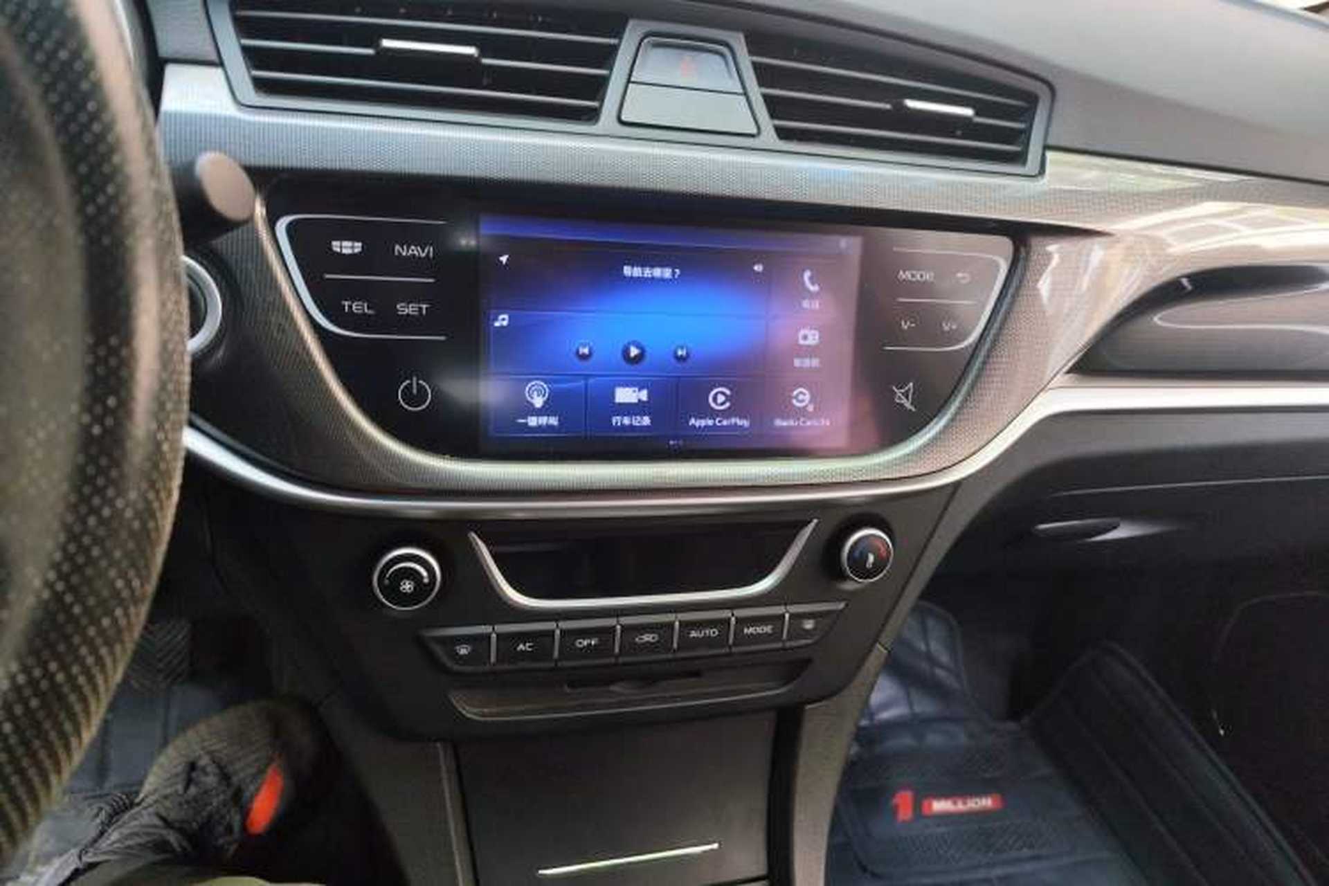 Used Geely Auto Emgrand 2017 Sedan Million Edition 1.5L Manual - Upward Version Audio And AC Panel