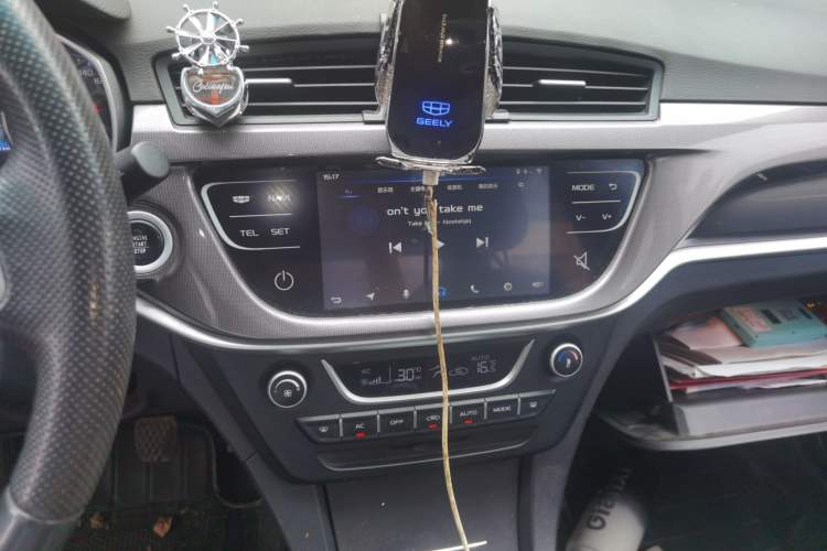 Used Geely Auto Emgrand 2017 Sedan Million Edition 1.5L Manual - Upward Version Audio And AC Panel