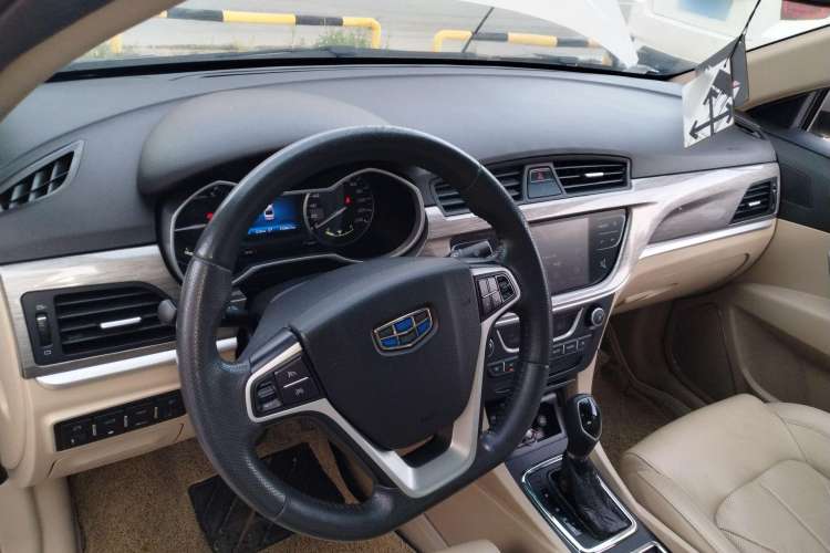 Used Geely Auto Emgrand 2017 Sedan Million Edition 1.5L CVT Upward Connectivity Version Center Console