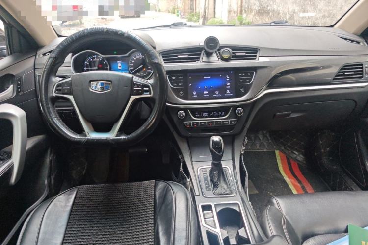 Used Geely Auto Emgrand 2017 Sedan Million Edition 1.5L CVT Upward Version Center Console