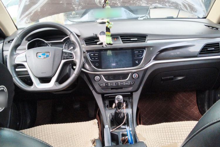 Used Geely Auto Emgrand 2017 Sedan Million Edition 1.5L Manual - Upward Version Center Console
