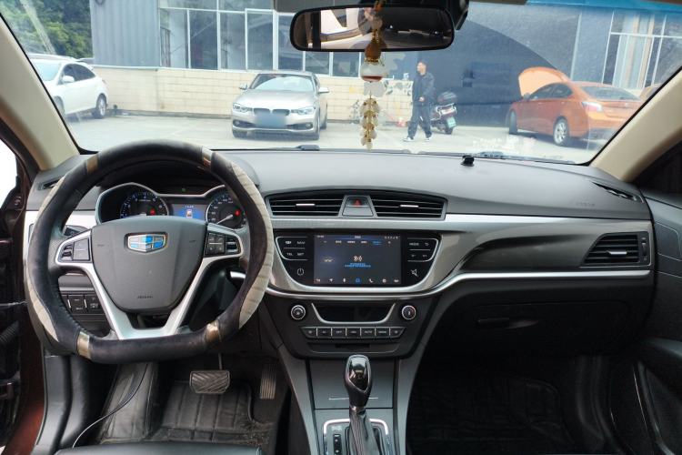 Used Geely Auto Emgrand 2017 Sedan Million Edition 1.5L CVT Upward Connectivity Version Center Console