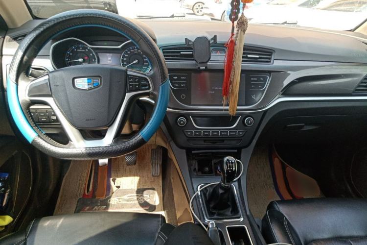Used Geely Auto Emgrand 2017 Sedan Million Edition 1.5L Manual - Upward Version Center Console