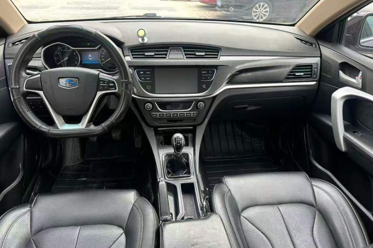 Used Geely Auto Emgrand 2017 Sedan Million Edition 1.5L Manual - Upward Version Center Console