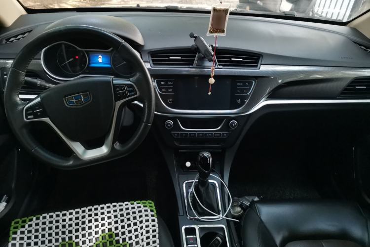Used Geely Auto Emgrand 2017 Hatchback RS Million Edition 1.5L CVT Upward Version Center Console