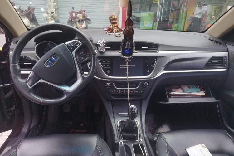 Used Geely Auto Emgrand 2017 Sedan Million Edition 1.5L Manual - Upward Version Center Console