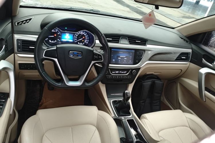 Used Geely Auto Emgrand 2017 Sedan Million Edition 1.5L Manual Luxury Model Center Console