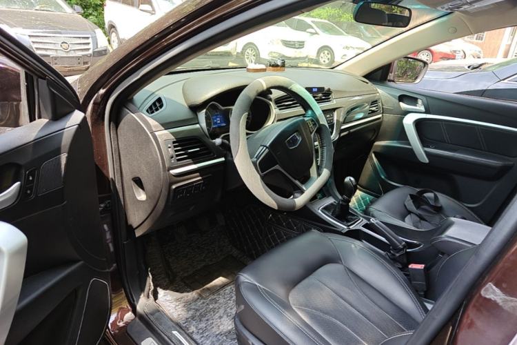 Used Geely Auto Emgrand 2017 Sedan Million Edition 1.5L Manual Upward Connect Version Driver Seat