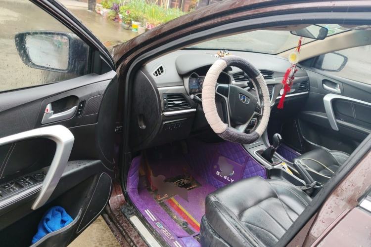 Used Geely Auto Emgrand 2017 Sedan Million Edition 1.5L Manual Upward Connect Version Driver Seat