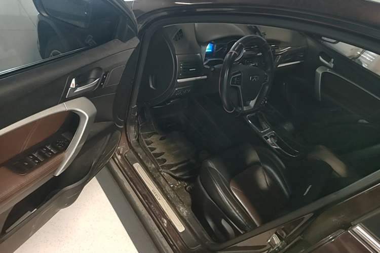 Used Geely Auto Emgrand 2017 Hatchback RS Million Edition 1.5L CVT Upward Version Driver Seat