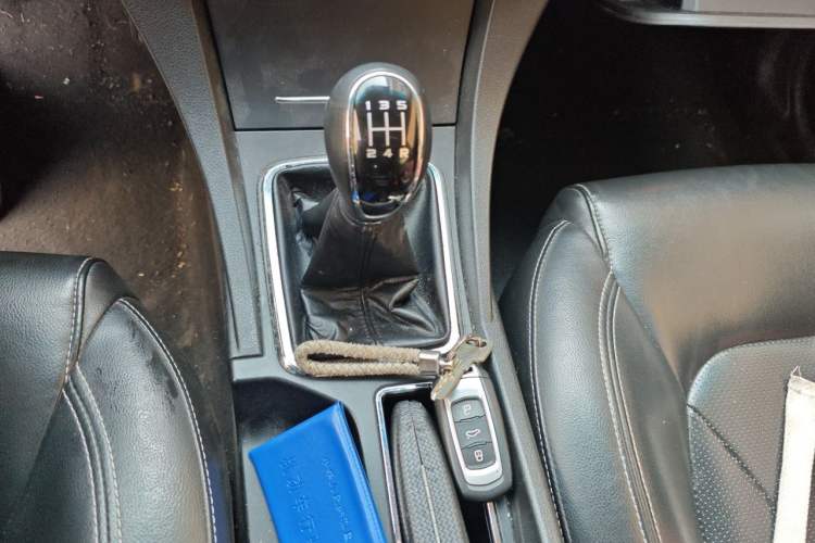 Used Geely Auto Emgrand 2017 Sedan Million Edition 1.5L Manual - Upward Version Gear Lever