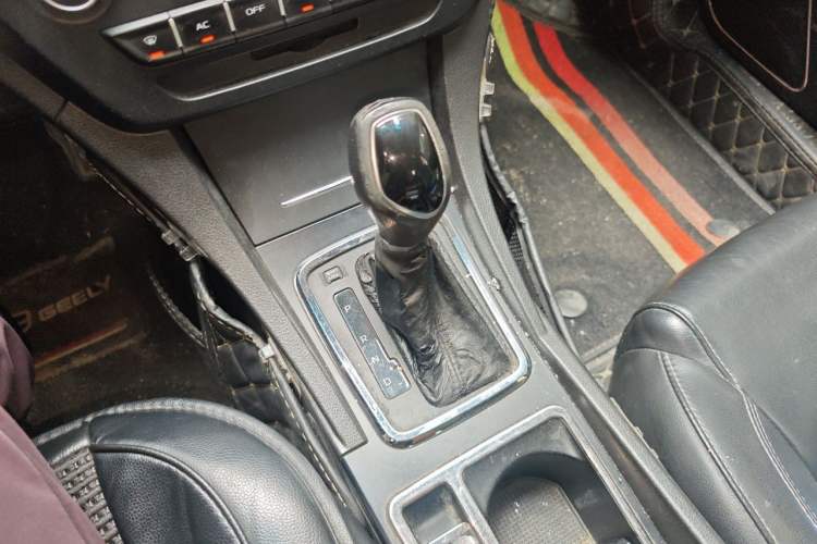 Used Geely Auto Emgrand 2017 Sedan Million Edition 1.5L CVT Upward Version Gear Lever