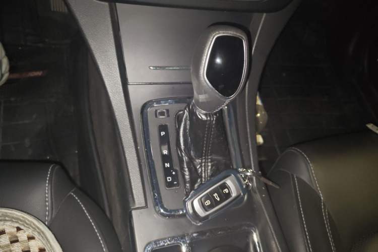 Used Geely Auto Emgrand 2017 Sedan Million Edition 1.5L CVT Upward Connectivity Version Gear Lever