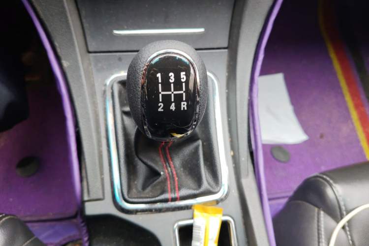 Used Geely Auto Emgrand 2017 Sedan Million Edition 1.5L Manual Upward Connect Version Gear Lever