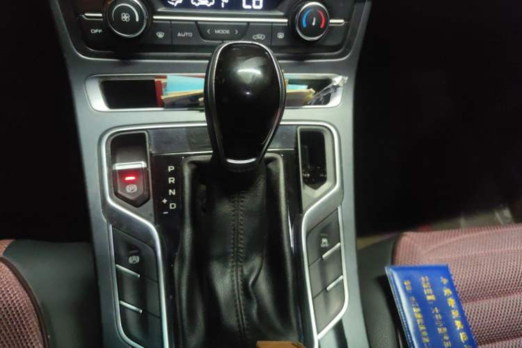 Used Geely Auto Emgrand 2017 Sedan Million Edition 1.5L CVT Upward Version Gear Lever