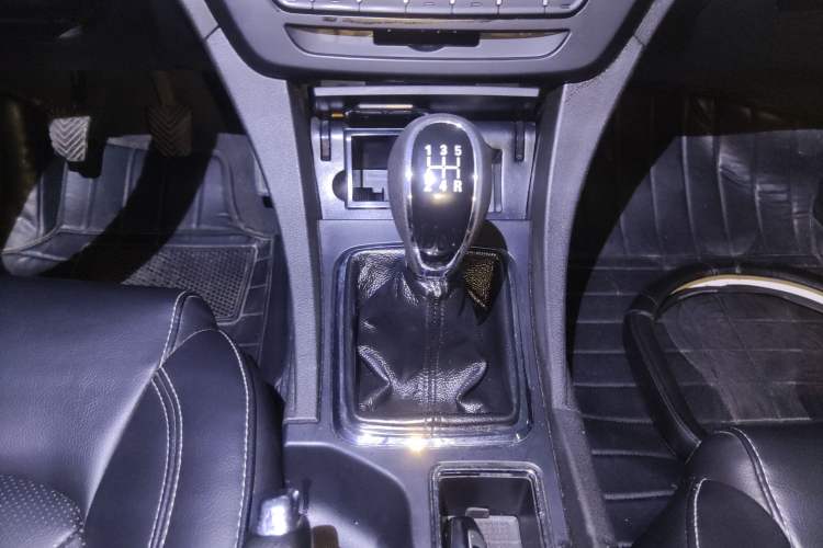 Used Geely Auto Emgrand 2017 Sedan Million Edition 1.5L Manual - Upward Version Gear Lever