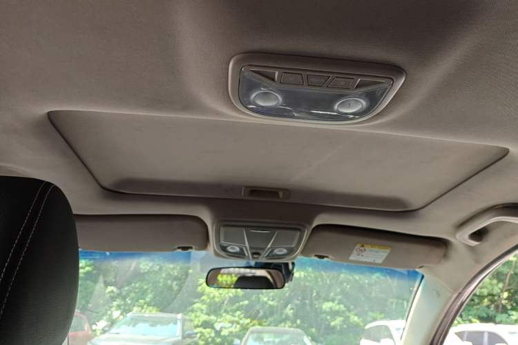 Used Geely Auto Emgrand 2017 Sedan Million Edition 1.5L Manual Upward Connect Version Headliner