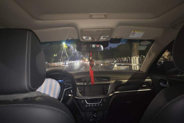 Used Geely Auto Emgrand 2017 Sedan Million Edition 1.5L CVT Upward Connectivity Version Headliner